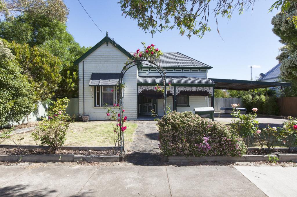 98 Moore St, Ararat, VIC 3377