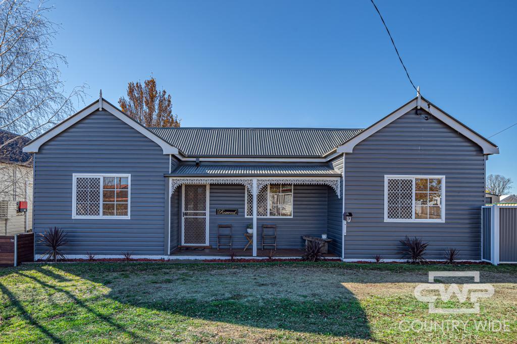 93 OLLERA ST, GUYRA, NSW 2365