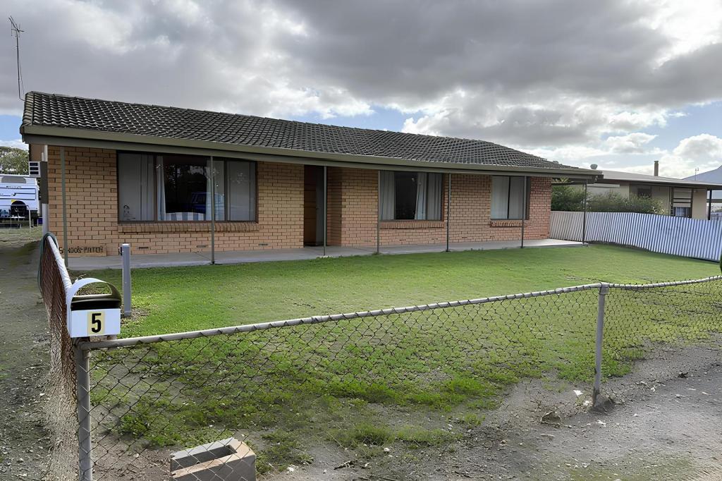5 Yeelanna Rd, Cummins, SA 5631