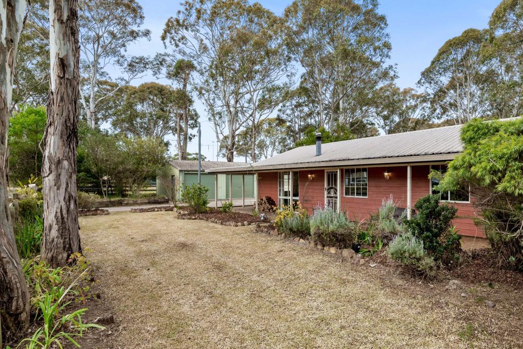 1 KADER ST, BARGO, NSW 2574