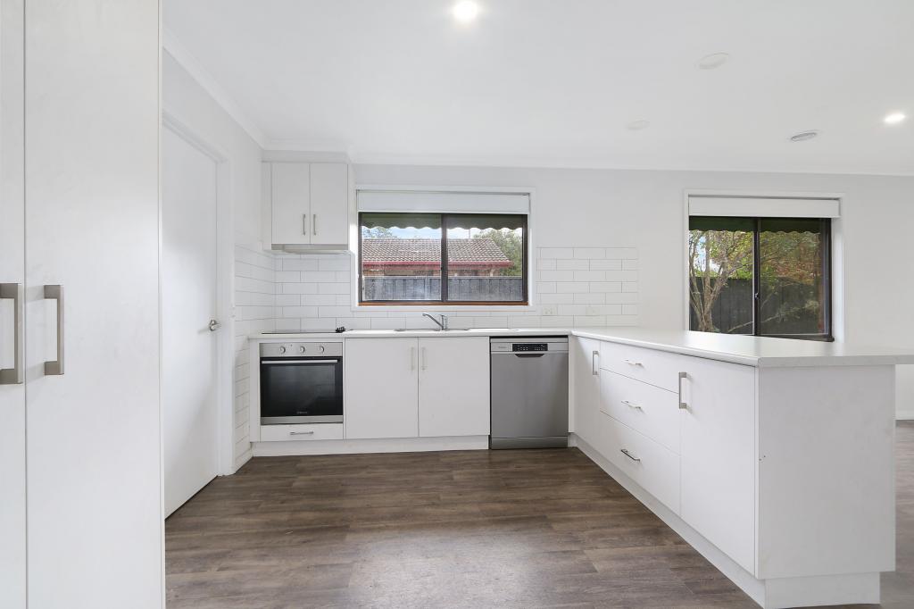 2/379 Parnall St, Lavington, NSW 2641