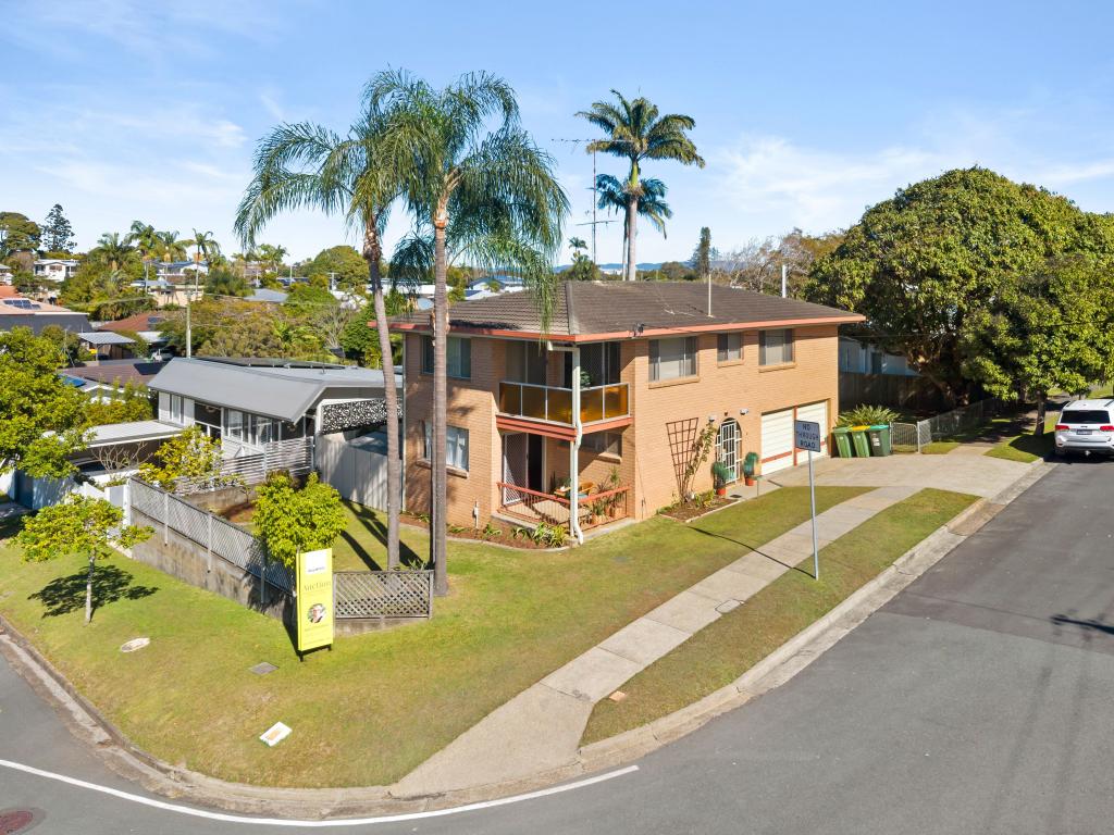 2 Horder Ave, Labrador, QLD 4215