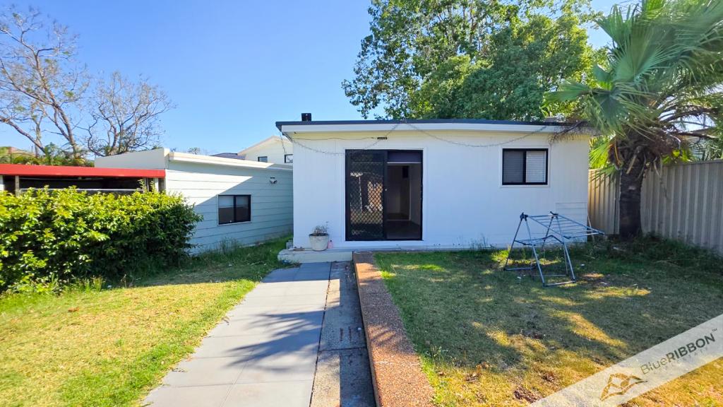 52A STURDEE ST, WENTWORTHVILLE, NSW 2145