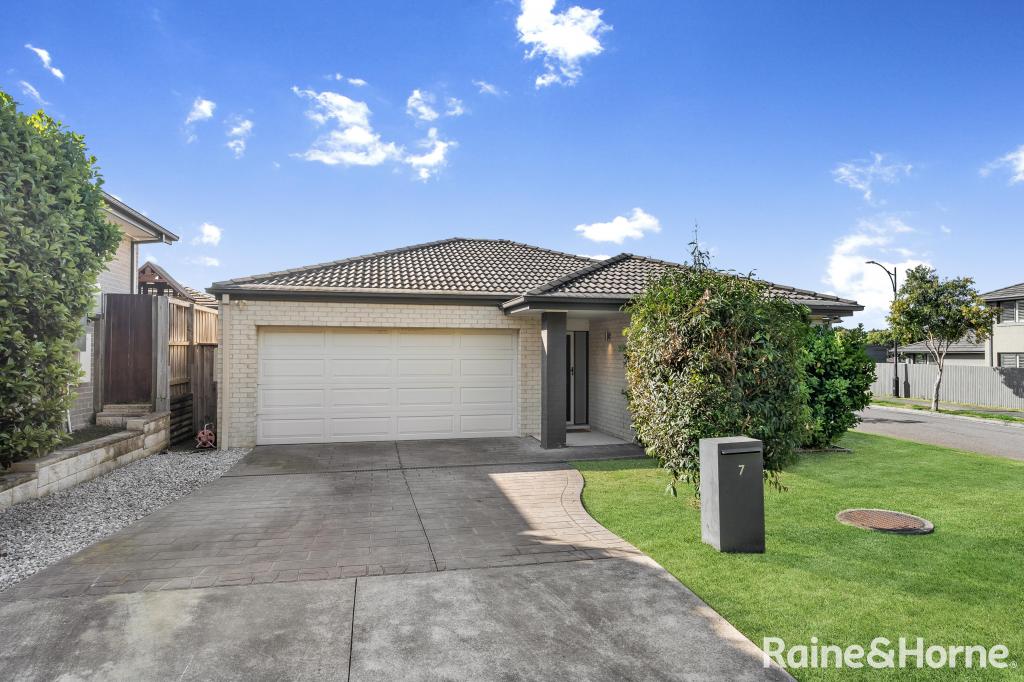 7 Robey Ave, Middleton Grange, NSW 2171