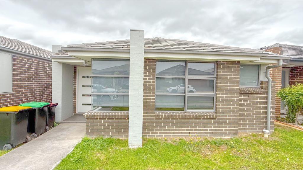 9 Hydrus St, Austral, NSW 2179