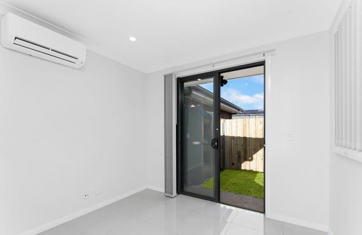 4A CASTLETON CRES, AIRDS, NSW 2560