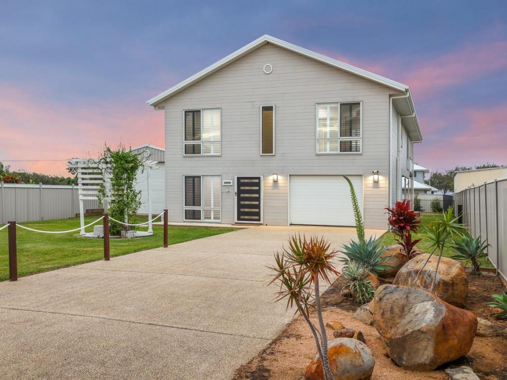 6 Hunter St, Burnett Heads, QLD 4670