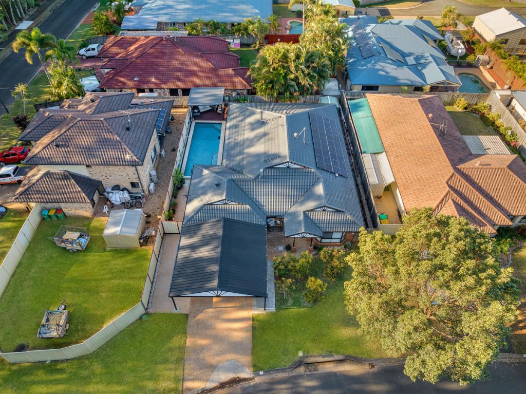 4 SEAHOLLY CRES, VICTORIA POINT, QLD 4165