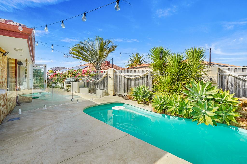 16 Tallinn Loop, Mindarie, WA 6030