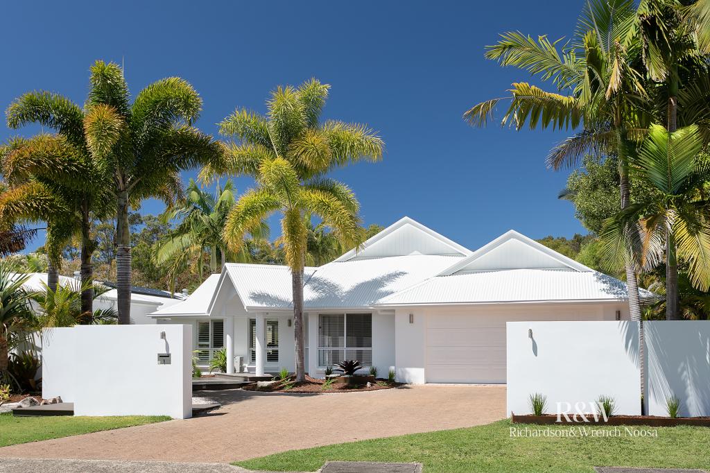 1 SEASHELL PL, NOOSAVILLE, QLD 4566