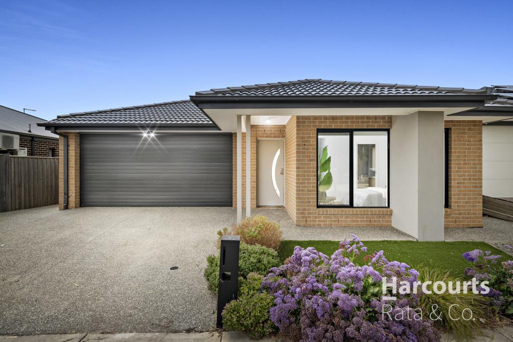 16 Beavers St, Mickleham, VIC 3064