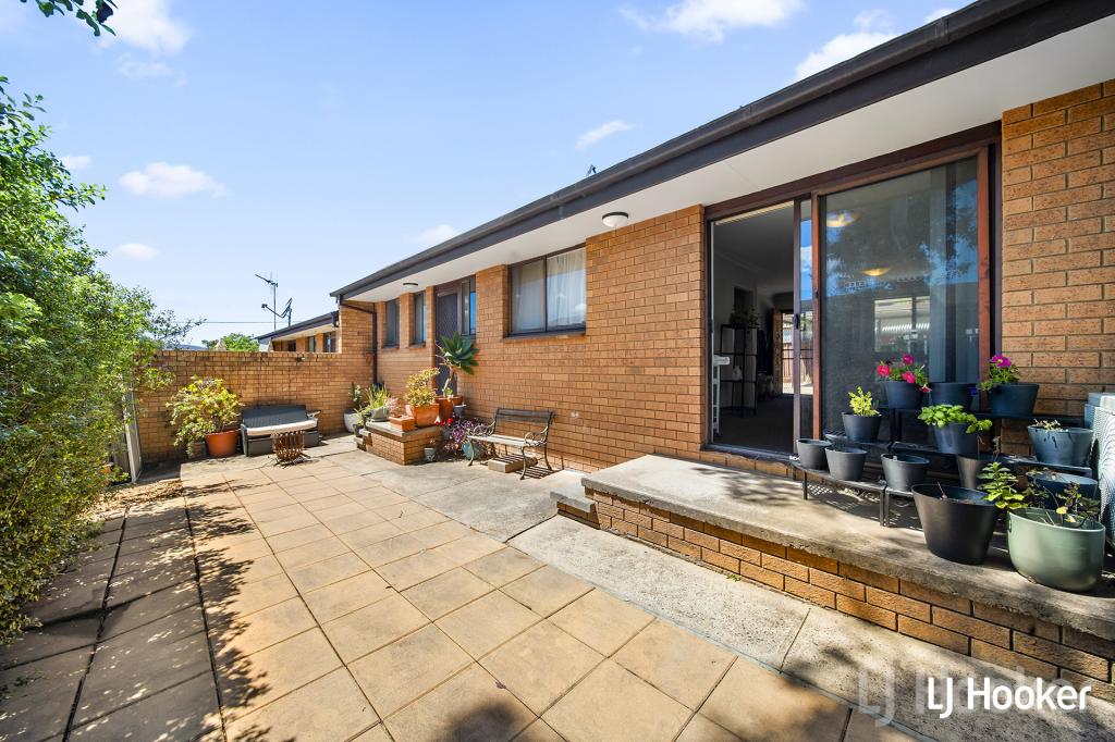 2/69 Donald Rd, Queanbeyan, NSW 2620