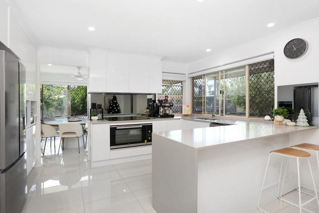 11 Eacham Ave, Coombabah, QLD 4216