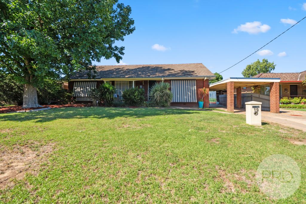 19 Holloway St, Tolland, NSW 2650