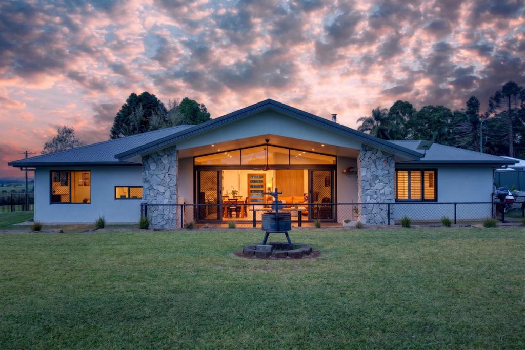 2 Tucker St, Atherton, QLD 4883