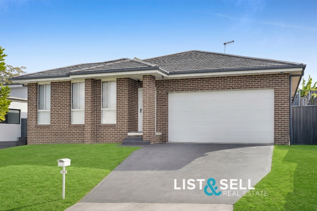 4 Ehrlich St, Campbelltown, NSW 2560