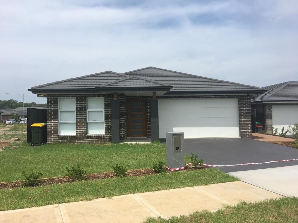 88b Easton Ave, Spring Farm, NSW 2570