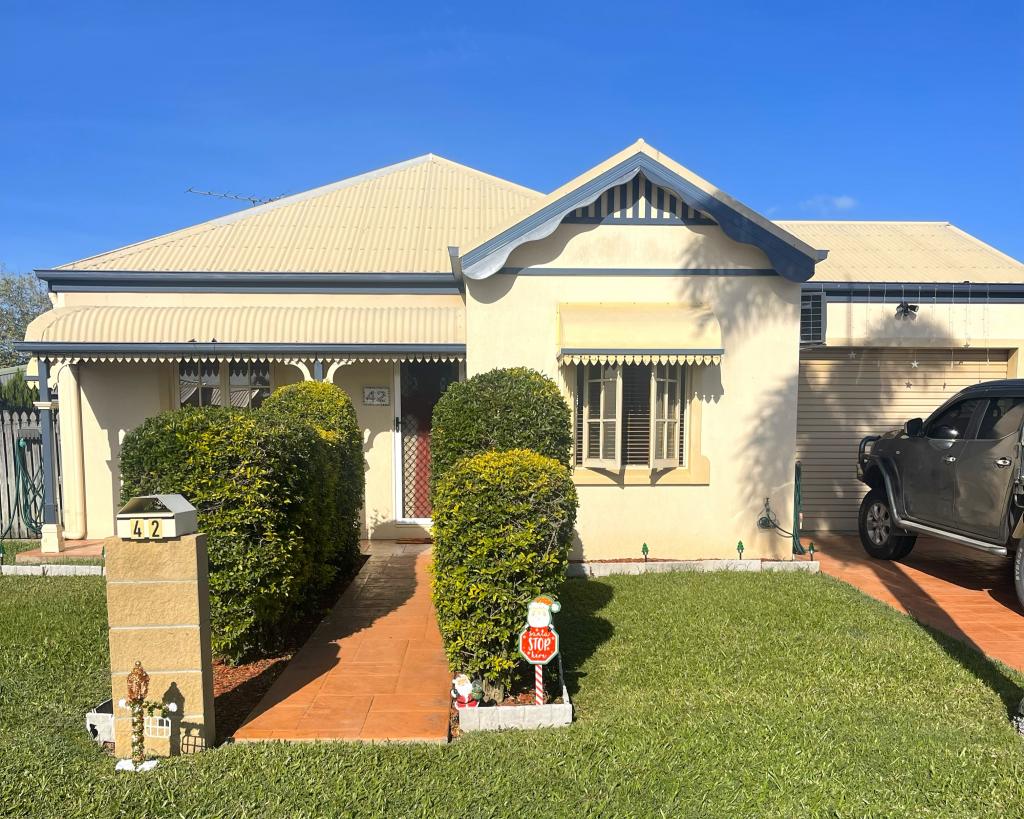 42 Laurence Cres, Ayr, QLD 4807