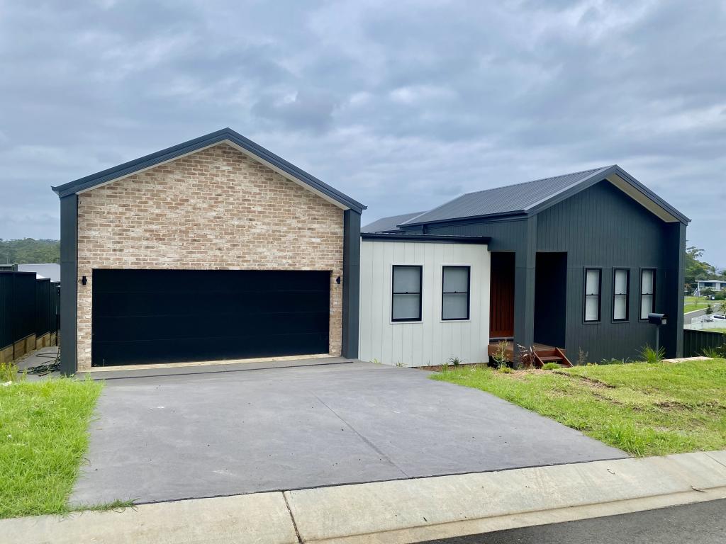 14 Nethercote St, Mollymook, NSW 2539