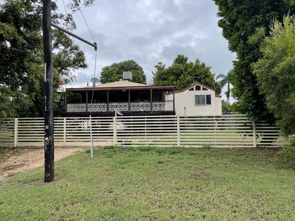 29 Dundas St, Emerald, QLD 4720
