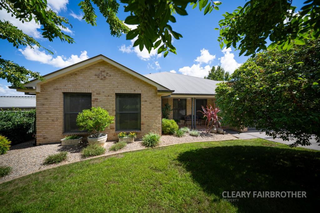 24 James Barnet Dr, Kelso, NSW 2795