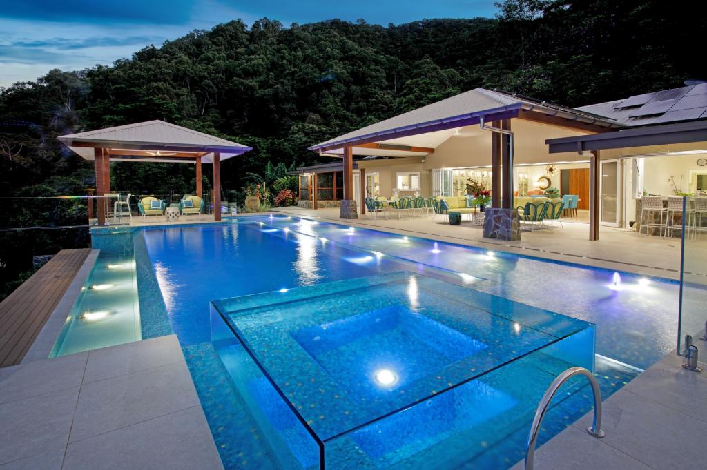 50-52 LAKE MORRIS RD, KANIMBLA, QLD 4870
