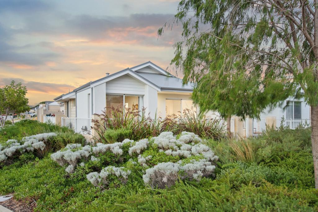 11 Piran Lane, Coogee, WA 6166