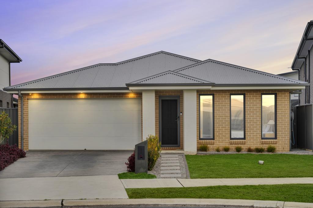 17 Heffernan St, Catherine Field, NSW 2557