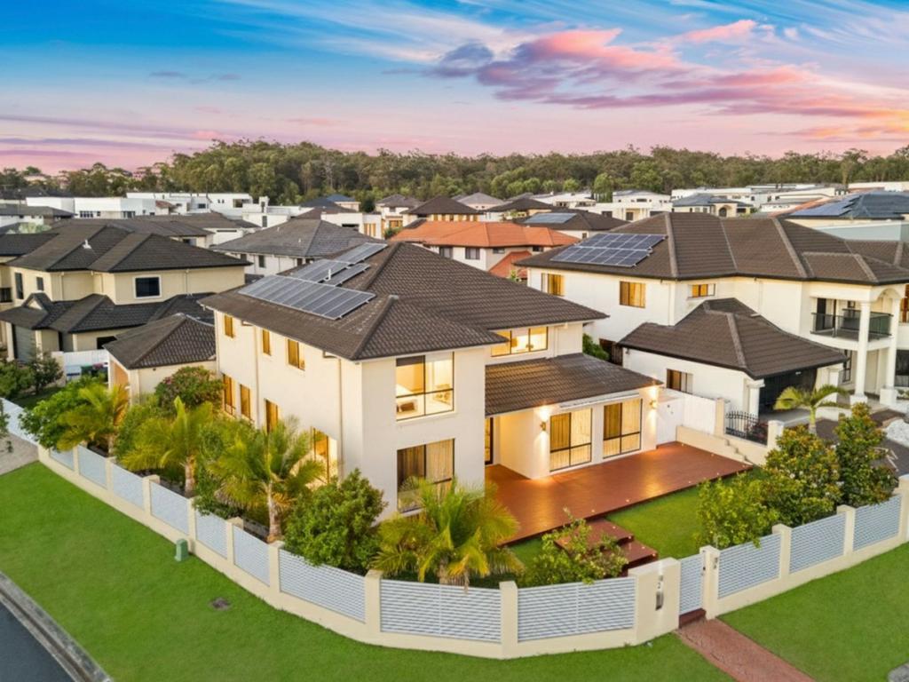 2 Snowbell Cl, Stretton, QLD 4116