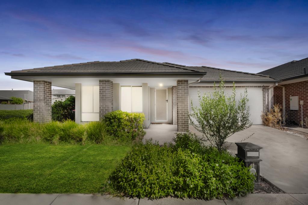 41 Montmarte Bvd, Burnside, VIC 3023