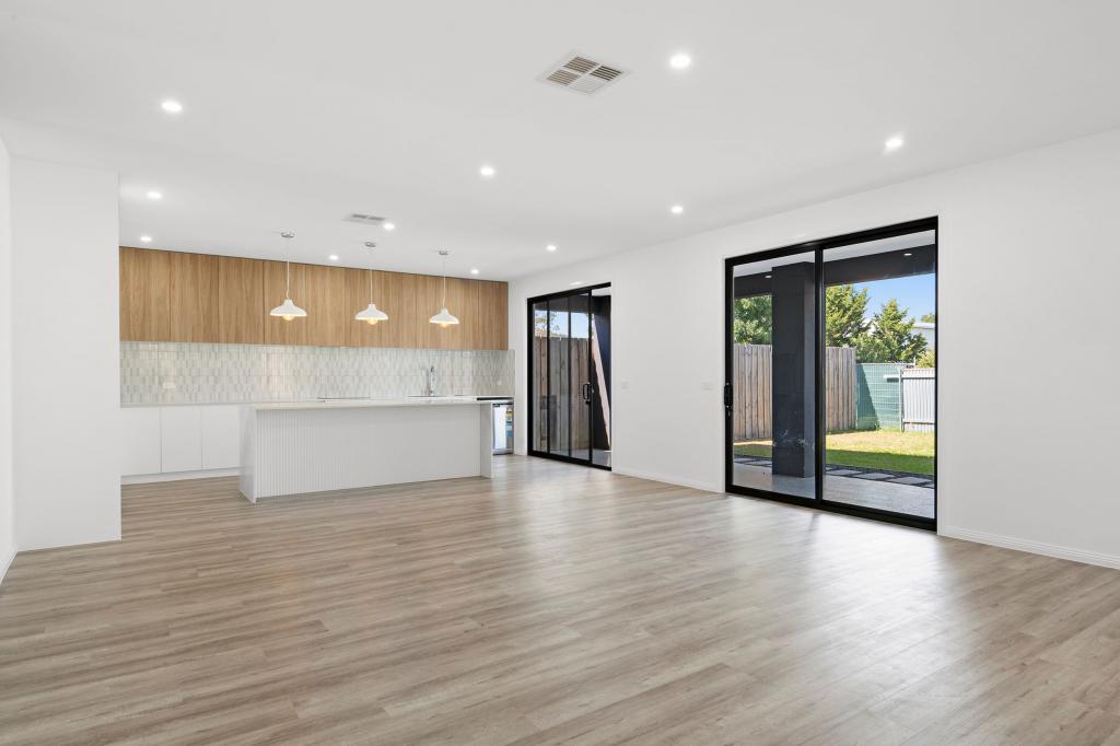21 Mcmahon St, Heathcote, VIC 3523