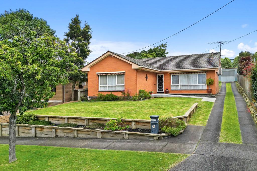 15 LILLEYS RD, WARRAGUL, VIC 3820