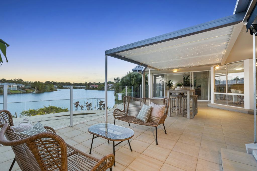 146 Camberwell Cct, Robina, QLD 4226