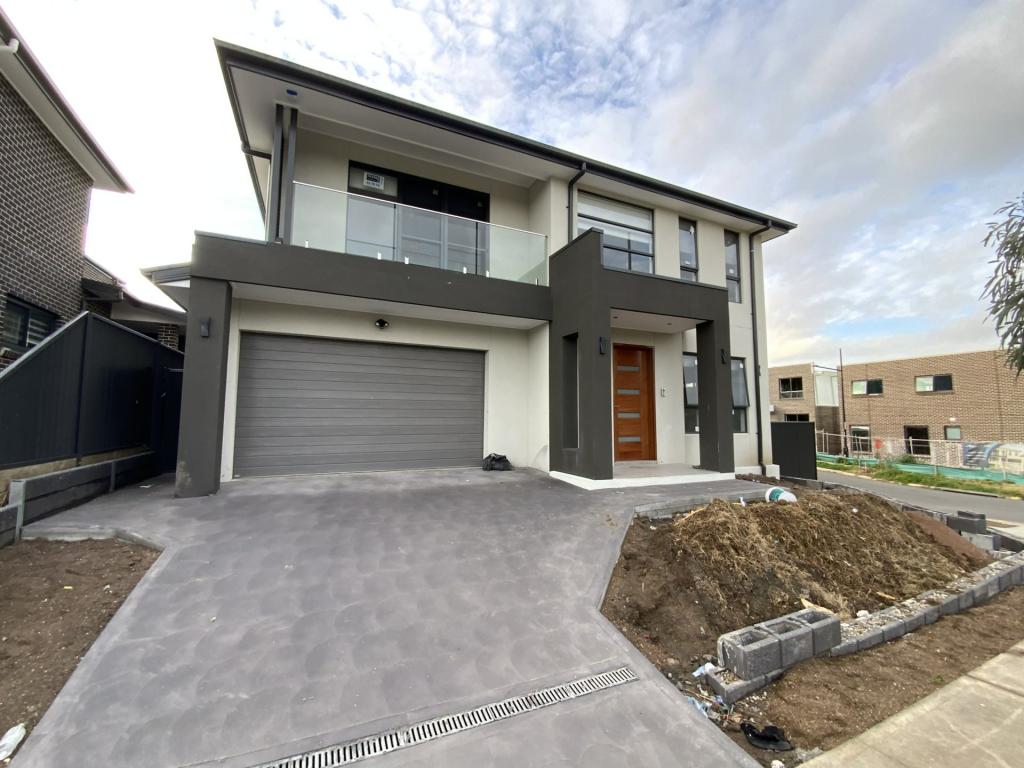 34 Fieldhouse Cct, Campbelltown, NSW 2560