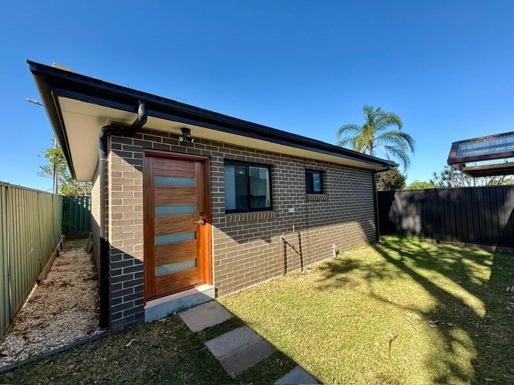 23B YAKIMA AVE, BOSSLEY PARK, NSW 2176