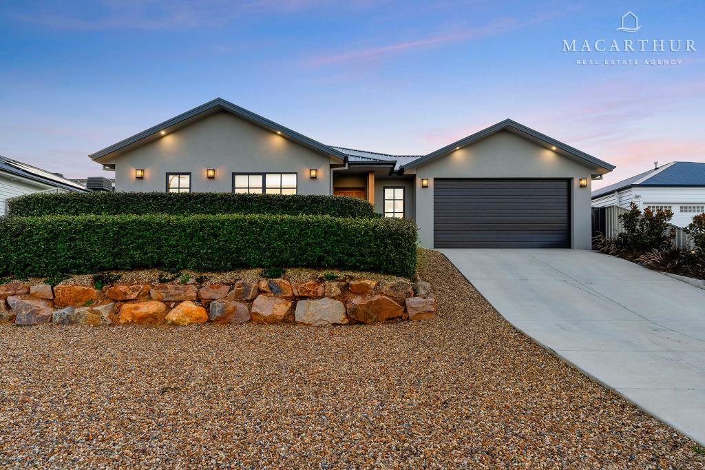 12 Unaipon St, Lloyd, NSW 2650