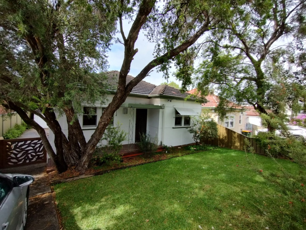 16 Arcadia St, Merrylands West, NSW 2160