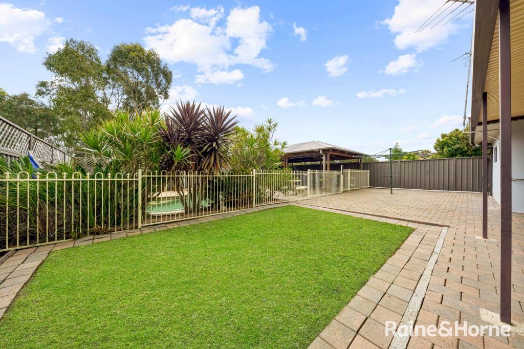 21 Buranda Cres, St Johns Park, NSW 2176