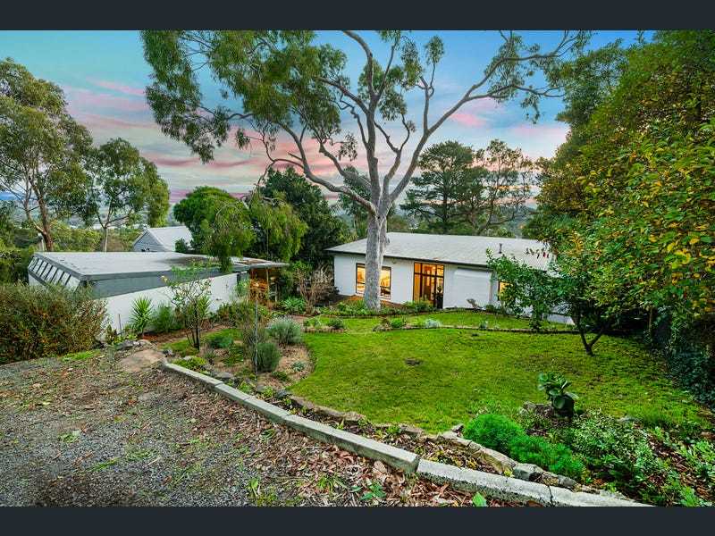 Room 1/29 Kia Ora Pde, Ferntree Gully, VIC 3156