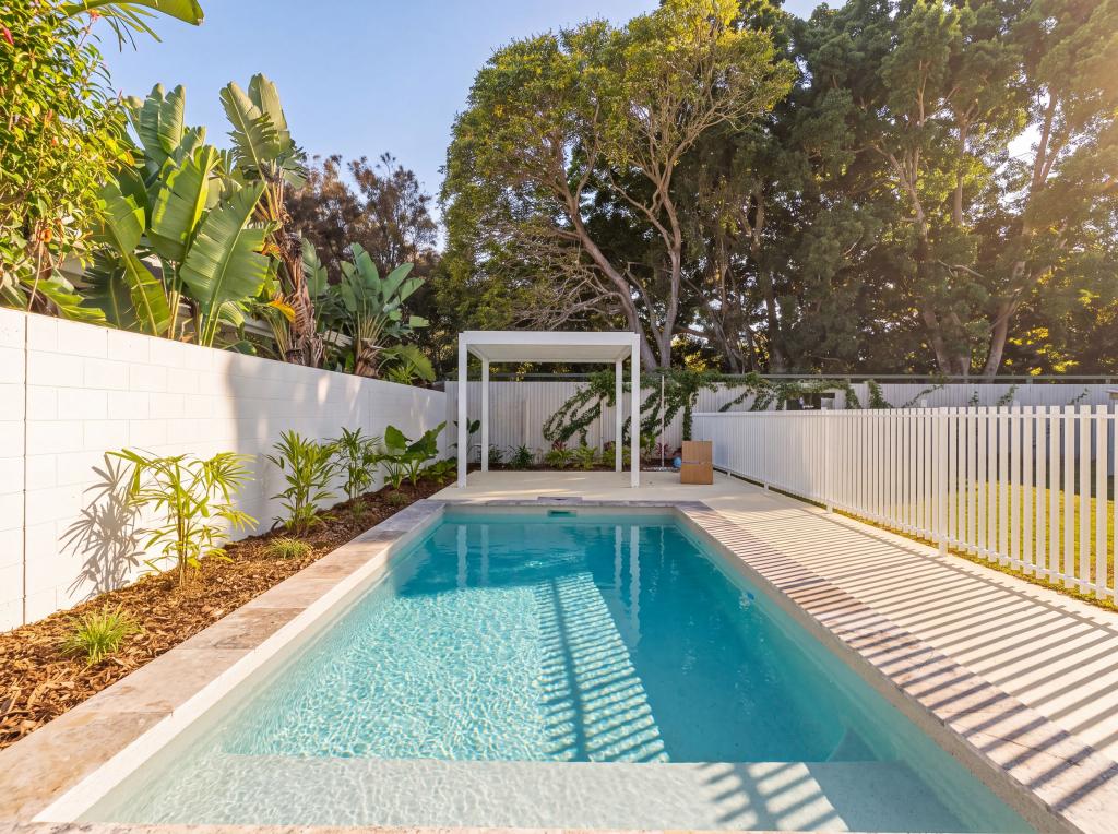 17 Oriana Dr, Mermaid Waters, QLD 4218