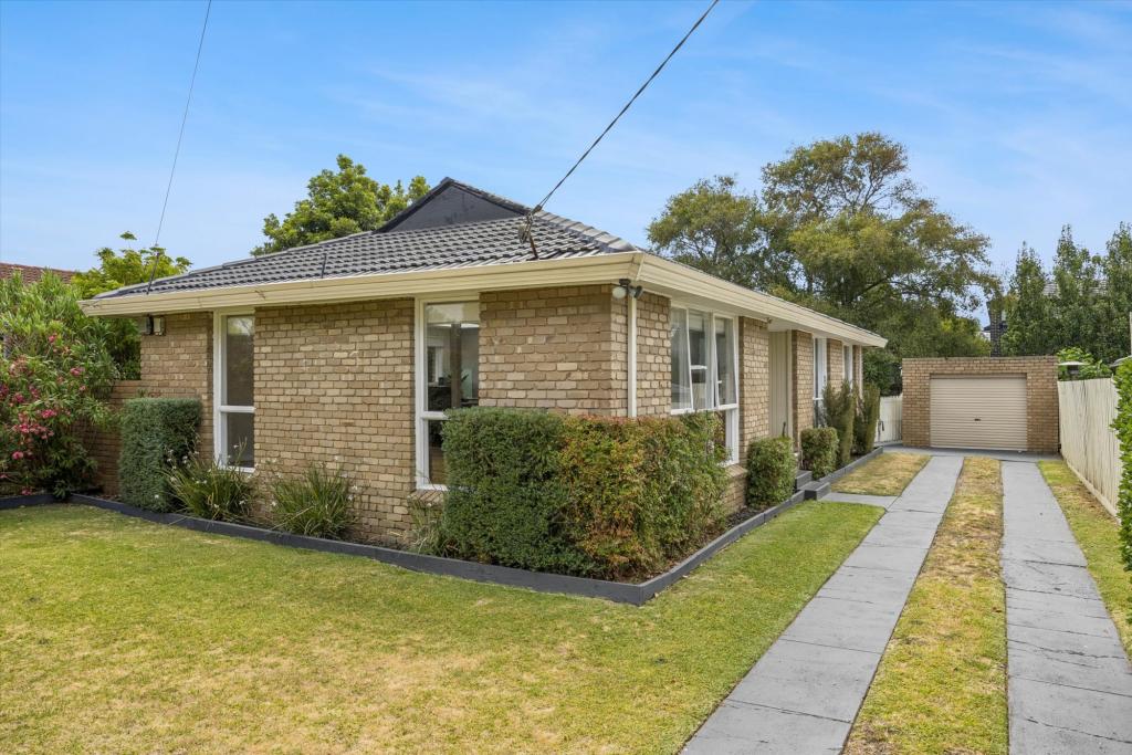 15 Manooka Ct, Keysborough, VIC 3173