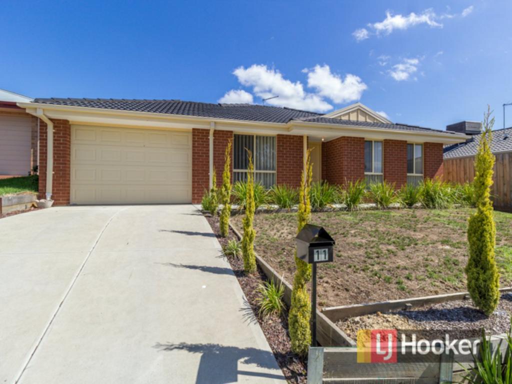 11 Doonie Way, Pakenham, VIC 3810