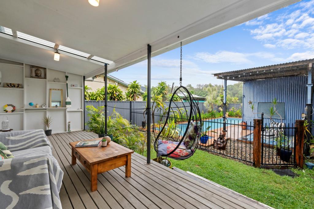 14 Christensen St, Machans Beach, QLD 4878