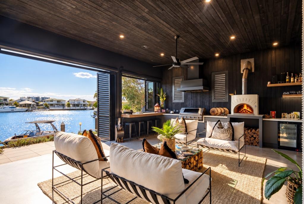 22 Nirvana Ct, Runaway Bay, QLD 4216