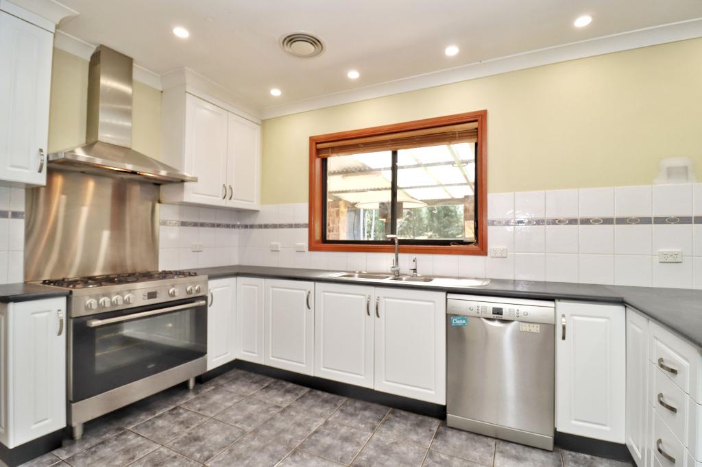 24 Saines Estate Rd, Young, NSW 2594