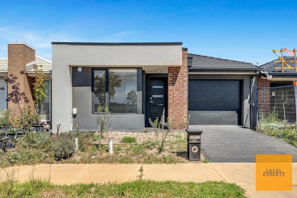 95 Adelong Bvd, Cobblebank, VIC 3338