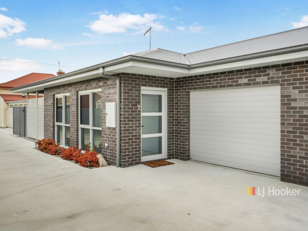 2/18 JERMYN ST, ULVERSTONE, TAS 7315
