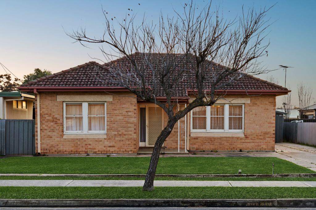 8 Kingborn Ave, Seaton, SA 5023