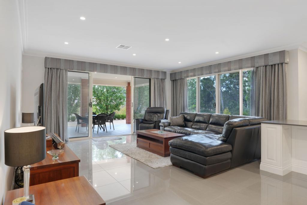 2 Cyril Minge Rd, Williamstown, SA 5351