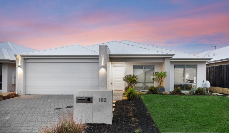 102 Sapphire Ch, Wellard, WA 6170